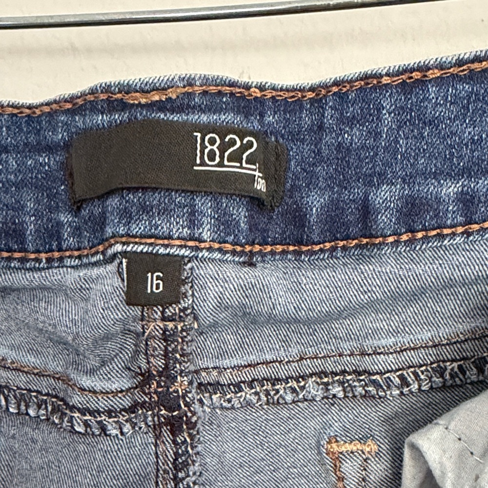 1822 Denim Women’s High Waist Dark Blue Jean Shorts - Picture 2 of 2